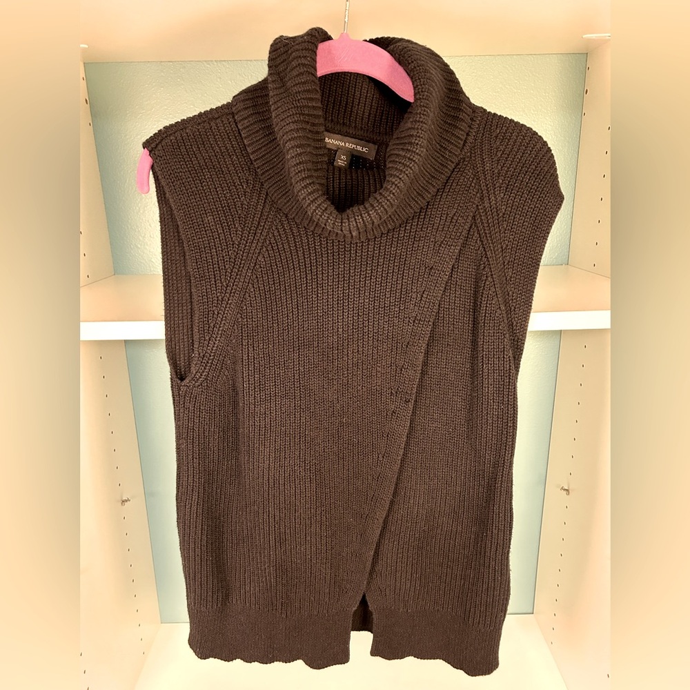 Banana Republic Turtleneck Sleeveless Sweater
